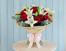 Букет цветов из:  Лилии и Розы в Шаран