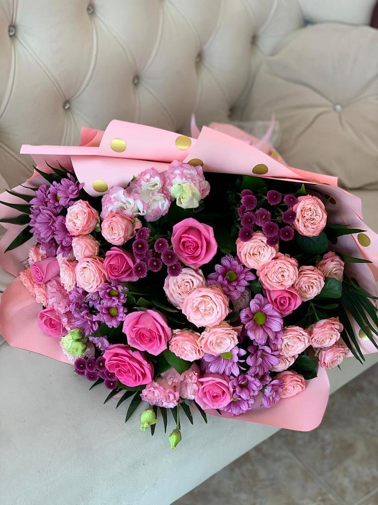 Букет цветов из: Хризантемы, Розы и Лизиантусы в Шаран