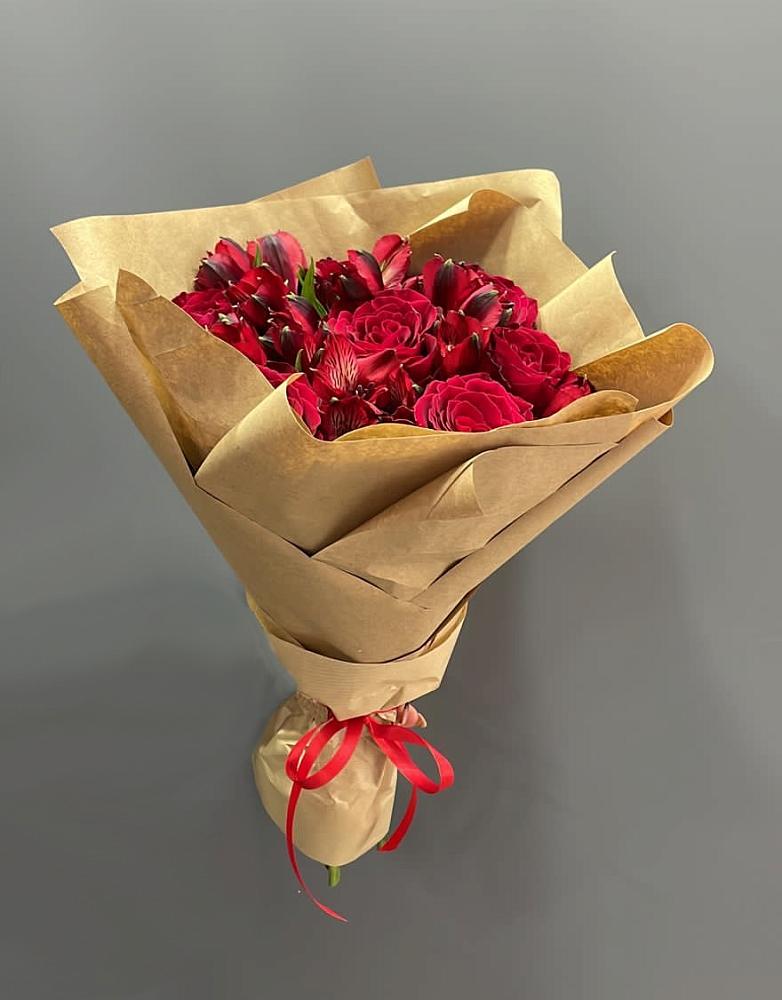 Букет цветов из: Альстромерии и Розы в Шаран