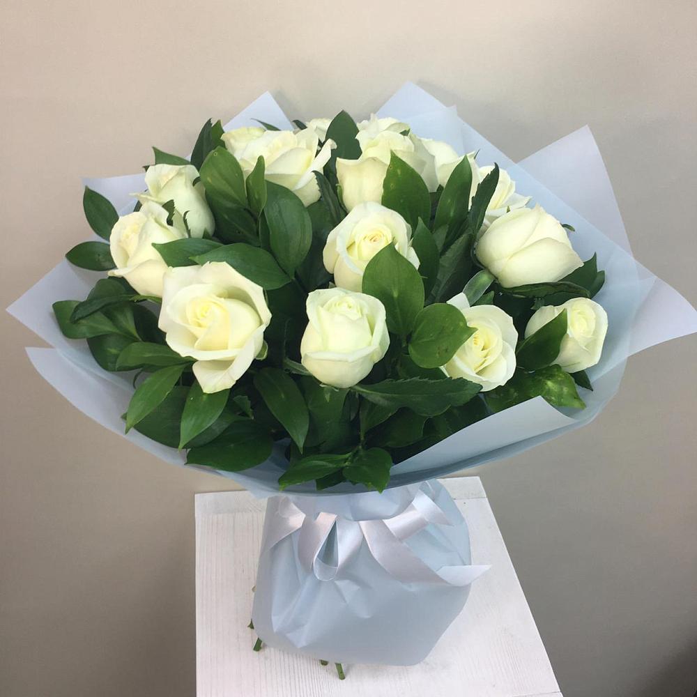 Букет 15 Белых роз Проуд в Шаран