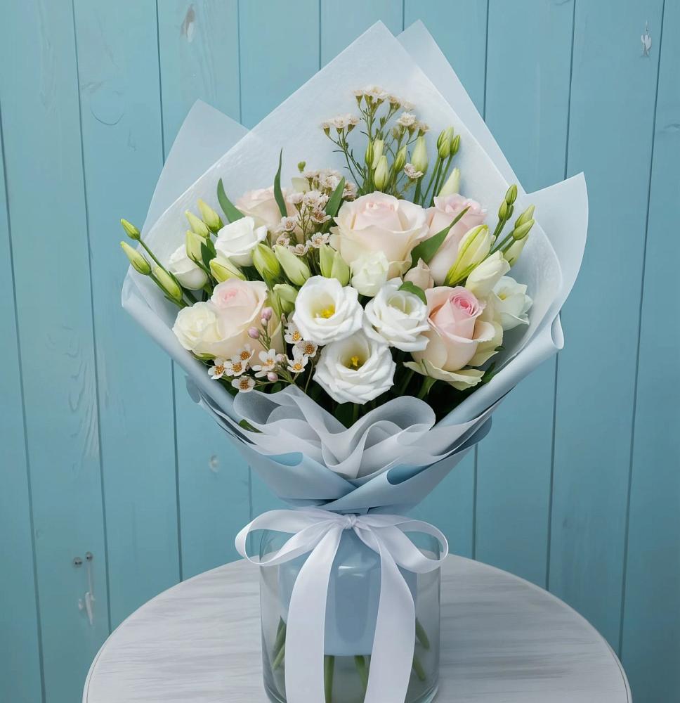 Букет цветов из: Розы и Лизиантусы в Шаран