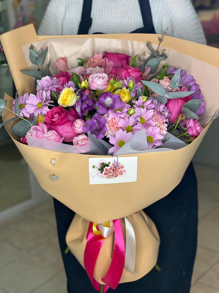 Букет цветов из: Хризантемы, Гвоздики и Альстромерии в Шаран