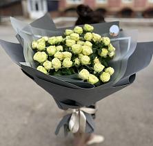 Букет Белые кустовые розы Солинеро в Шаран