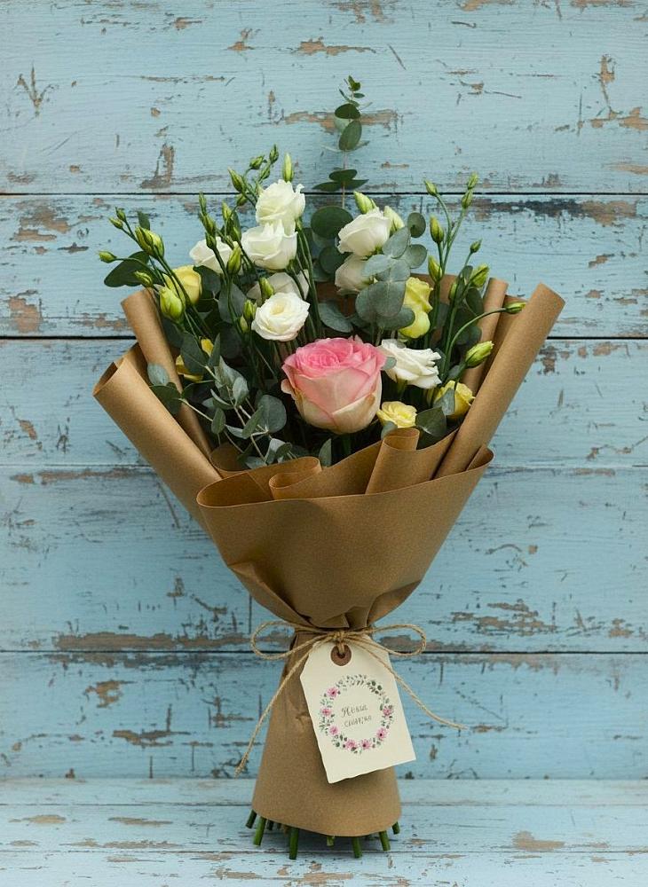 Букет цветов из: Розы и Лизиантусы в Шаран