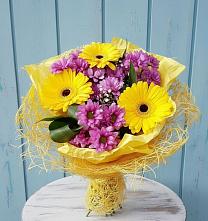 Букет цветов из:  Хризантемы и Герберы в Шаран