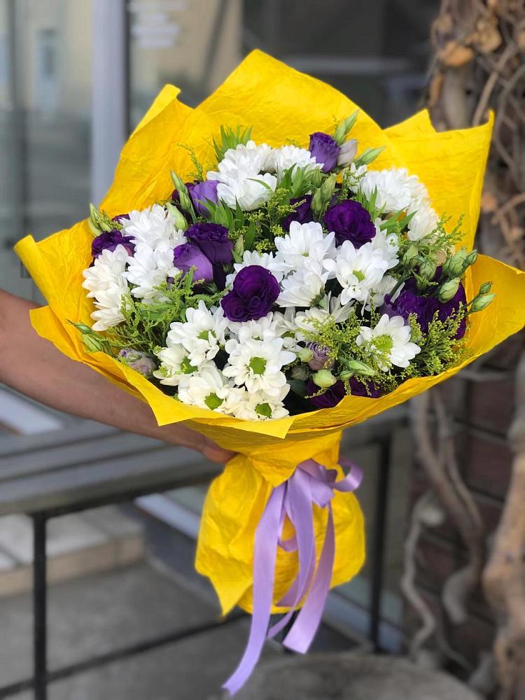 Букет цветов из: Ирисы, Хризантемы и Ромашки в Шаран