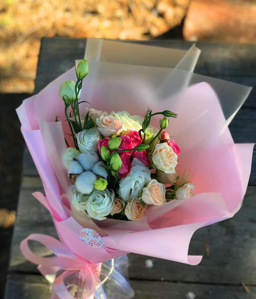 Букет цветов из: Розы и Лизиантусы в Шаран