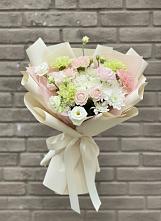 Букет цветов из:  Гвоздики, Розы, Лизиантусы и Хризантемы в Шаран