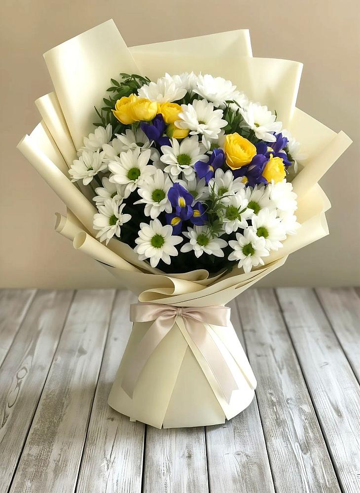 Букет цветов из: Ирисы, Хризантемы и Розы в Шаран