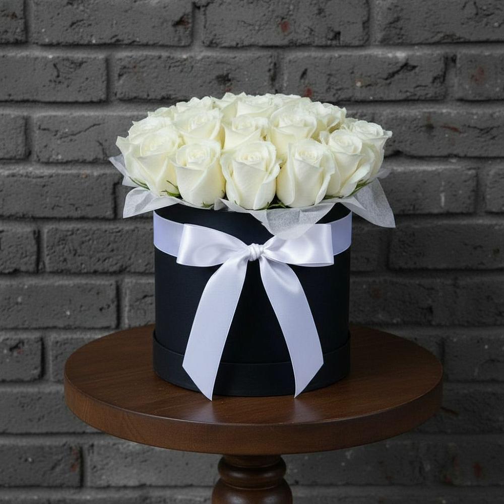 Цветочная композиция из Розы в шляпной коробке в Шаран