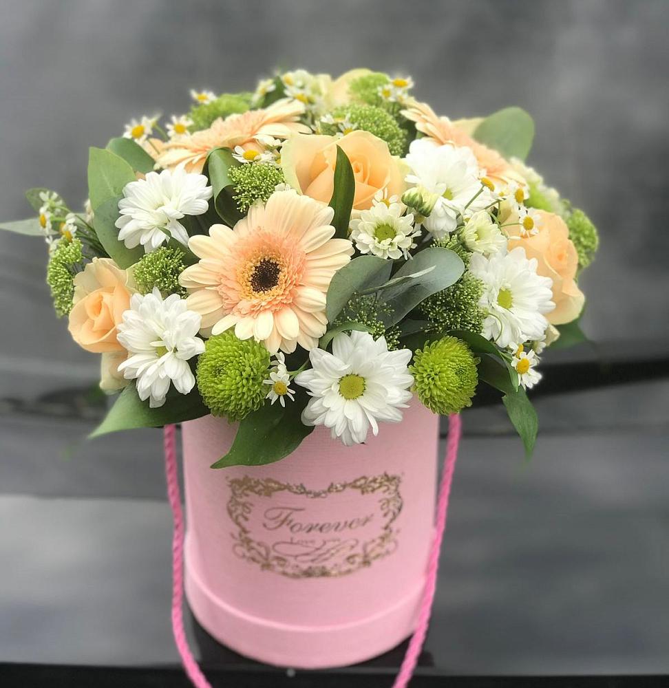 Цветочная композиция из Розы, Герберы и Хризантемы в шляпной коробке в Шаран