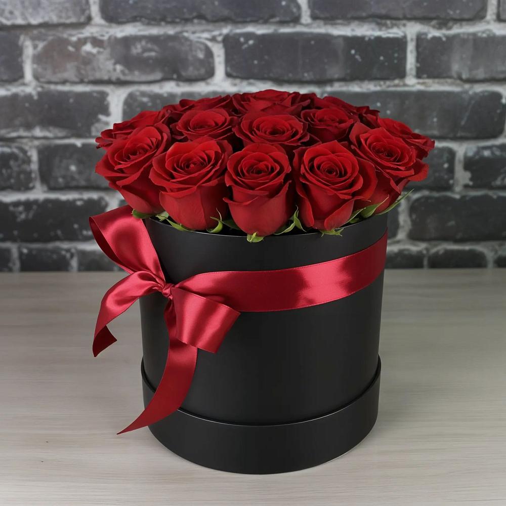 Цветочная композиция из Розы в шляпной коробке в Шаран