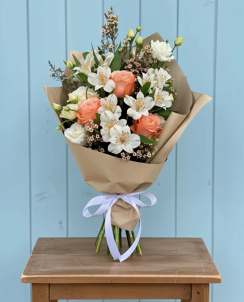 Букет цветов из: Альстромерии, Лизиантусы, Розы и Хризантемы в Шаран