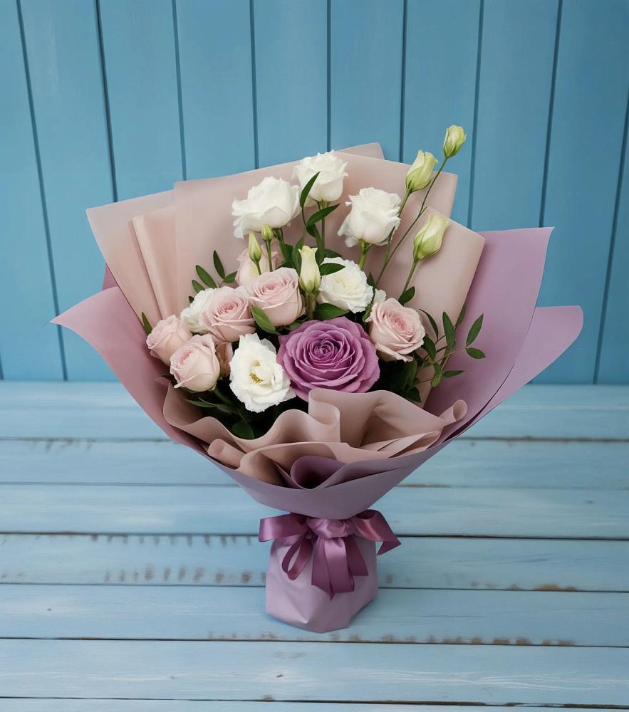 Букет цветов из: Розы и Лизиантусы в Шаран